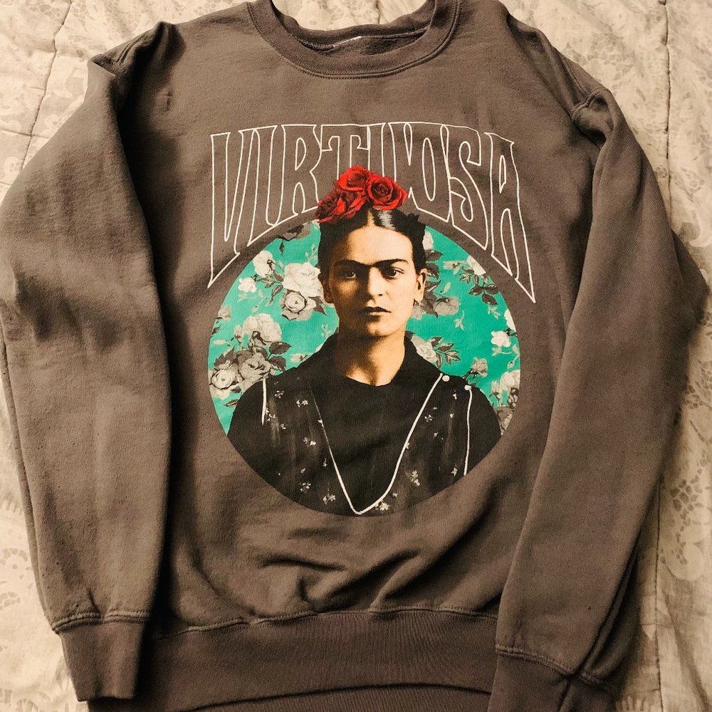 Frida Kahlo Charcoal Gray Virtuosa Pullover Sweatshirt (Sz:Medium)